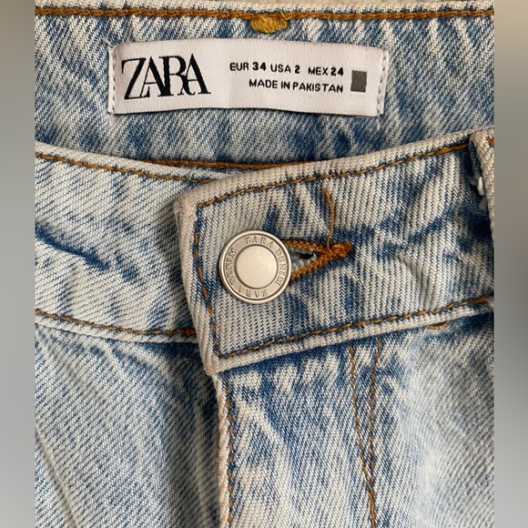 Zara Light Wash Jeans - Picture 6 of 8